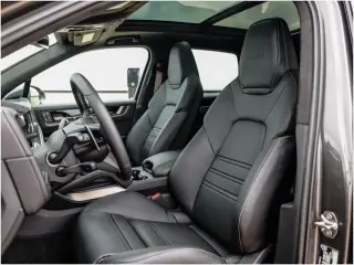 2025 Porsche Cayenne Turbo E-Hybrid - Photo 37