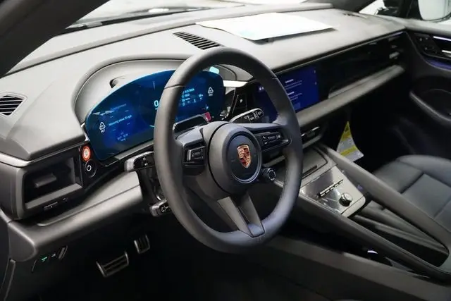 2026 Porsche Macan S - Photo 31