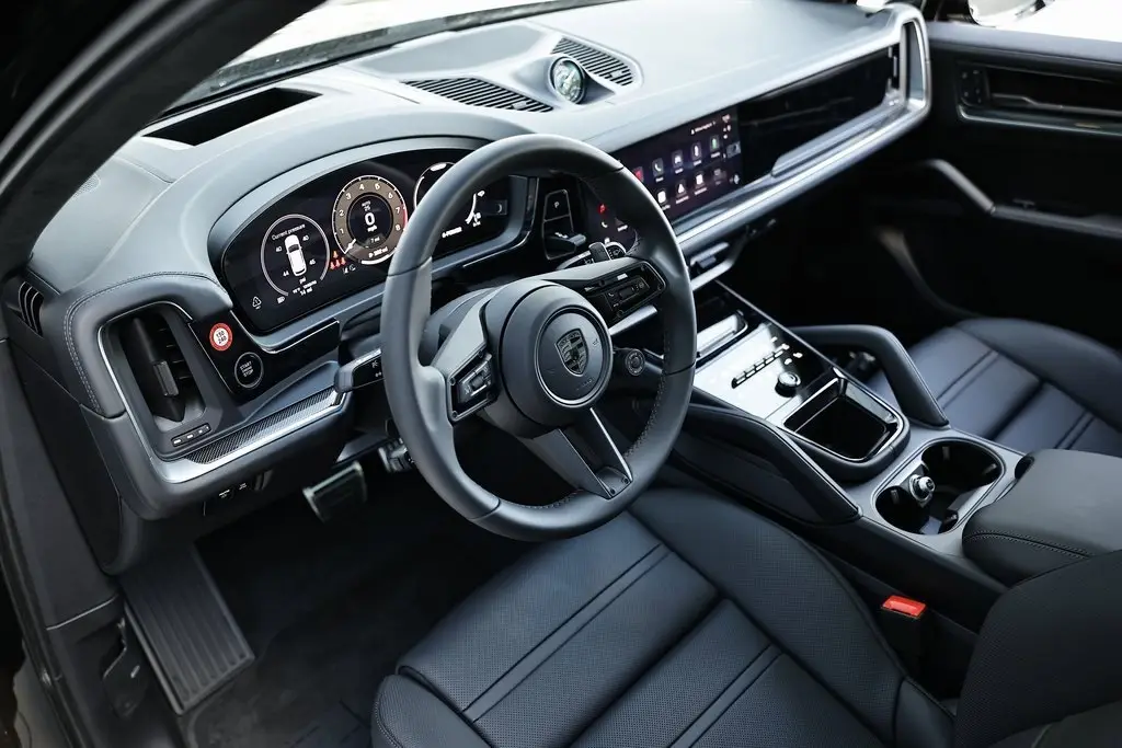 2026 Porsche Cayenne Turbo E-Hybrid - Photo 32