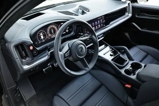 2026 Porsche Cayenne Turbo E-Hybrid - Photo 30