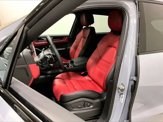 2026 Porsche Cayenne S - Photo 38