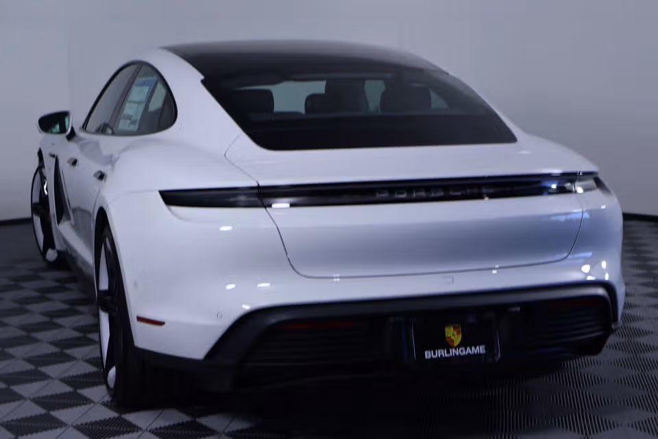 2025 Porsche Taycan Base - Photo 19