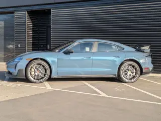 2025 Porsche Taycan Turbo GT with Weissach Package - Photo 13