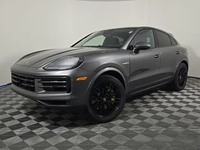 2025 Porsche Cayenne Coup E-Hybrid - Photo 6