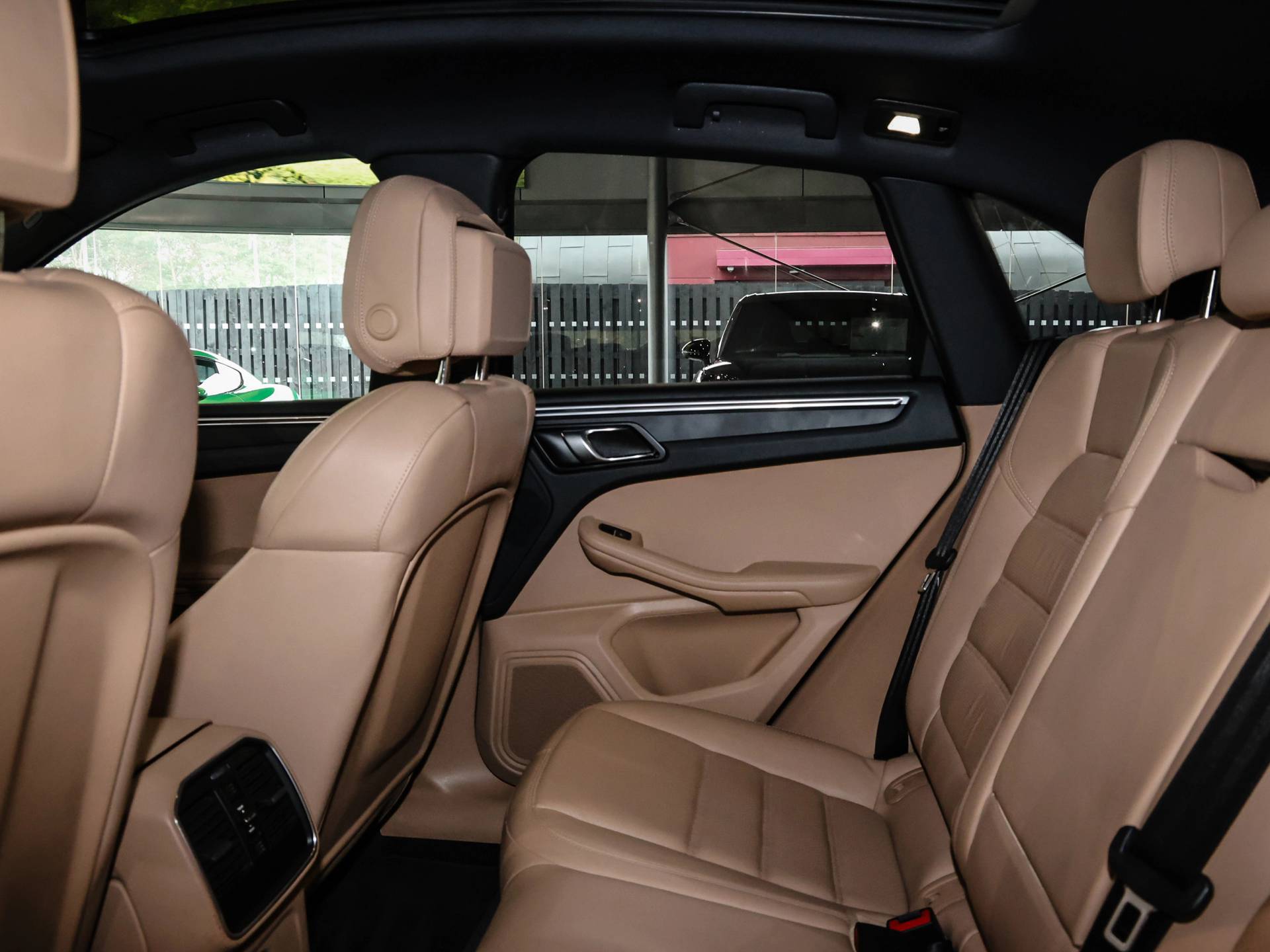 Macan, photo 30 of 30