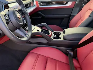 2026 Porsche Cayenne S E-Hybrid - Photo 29