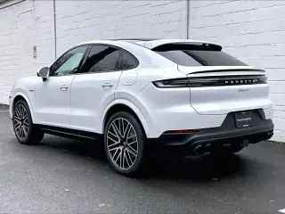 2026 Porsche Cayenne Coup E-Hybrid - Photo 21