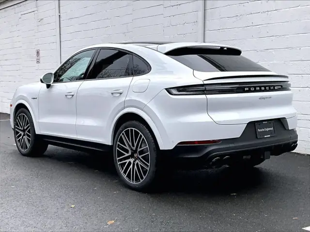 2026 Porsche Cayenne Coup E-Hybrid - Photo 22