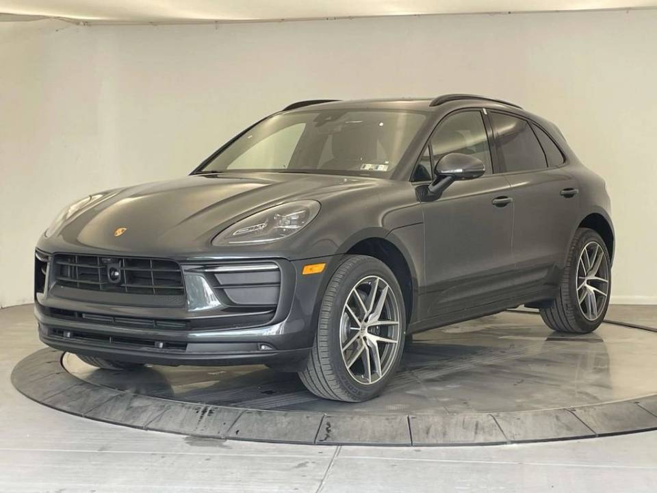 2026 Porsche Macan Base