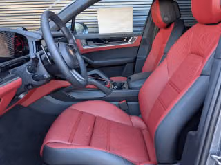 2026 Porsche Cayenne S - Photo 33