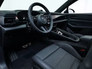 2025 Porsche Macan Turbo Electric - Photo 25