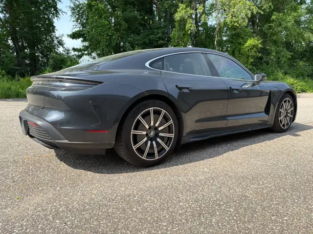 2024 Porsche Taycan S - Photo 38