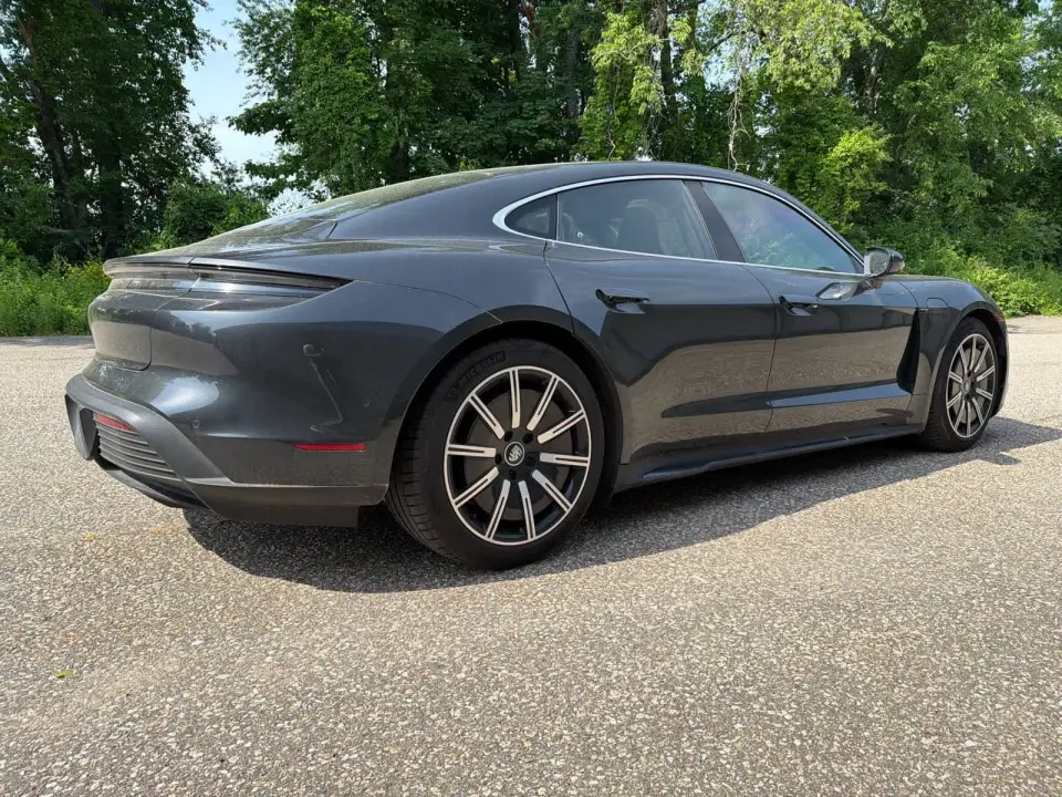 2024 Porsche Taycan S - Photo 39