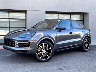 2025 Porsche Cayenne S's photo