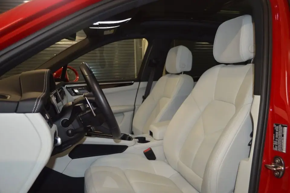 2025 Porsche Macan Base - Photo 39