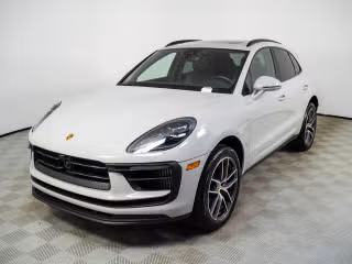 2024 Porsche Macan S's photo