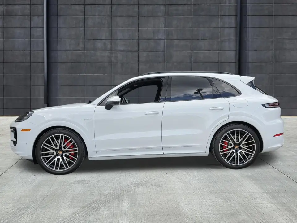 2026 Porsche Cayenne S E-Hybrid - Photo 15