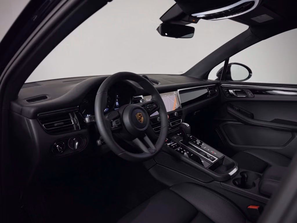 2026 Porsche Macan T - Photo 28