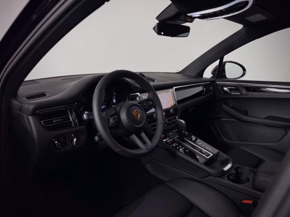 2026 Porsche Macan T - Photo 27