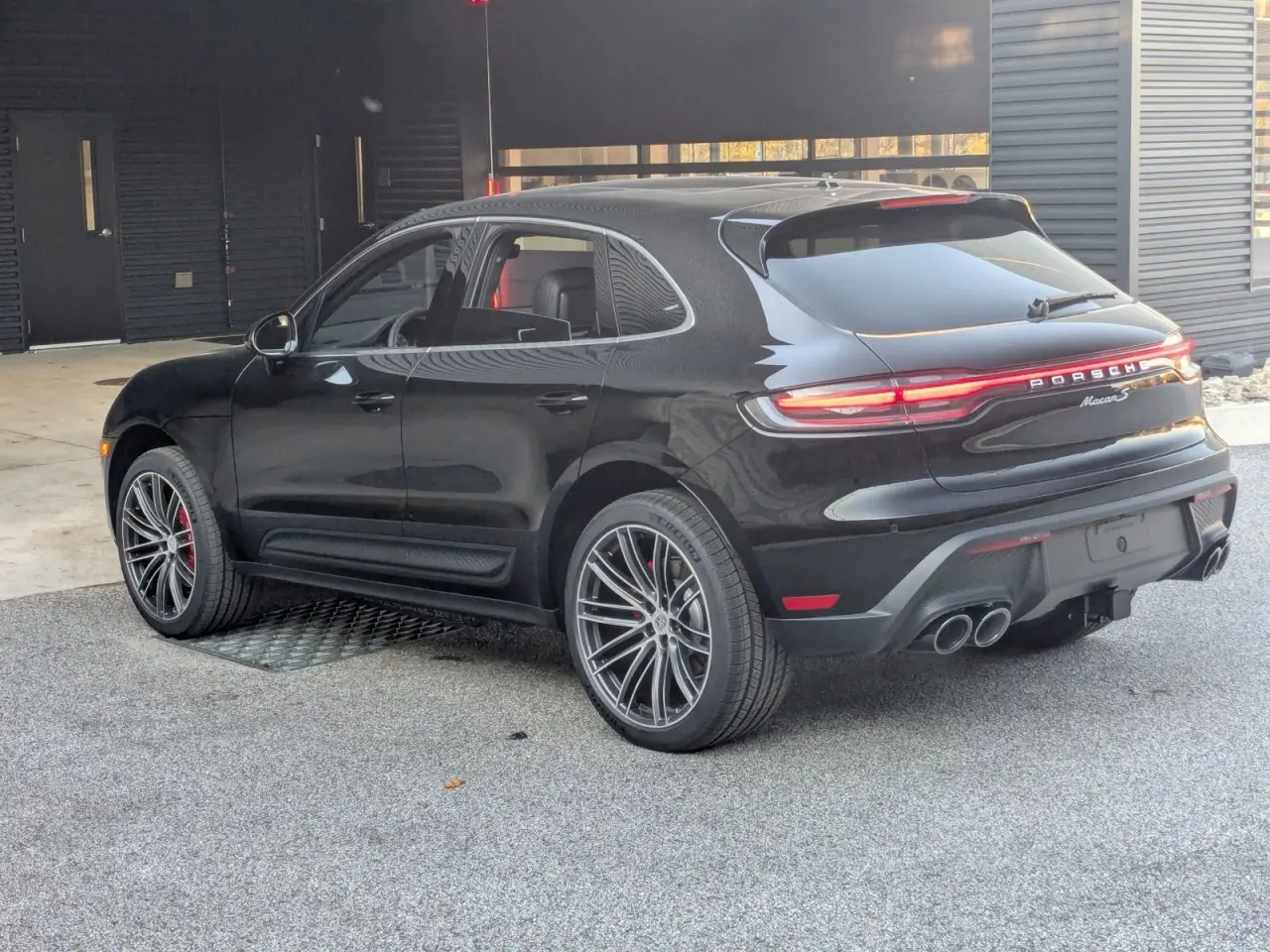 2026 Porsche Macan S - Photo 24