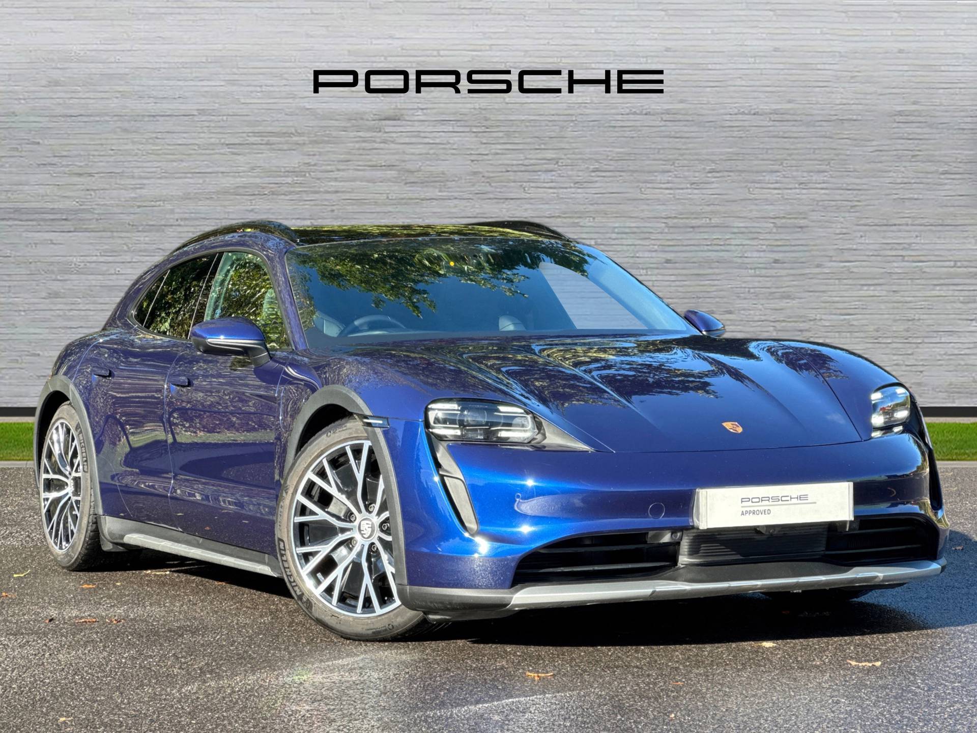 Taycan 4 Cross Turismo, photo 1 of 36