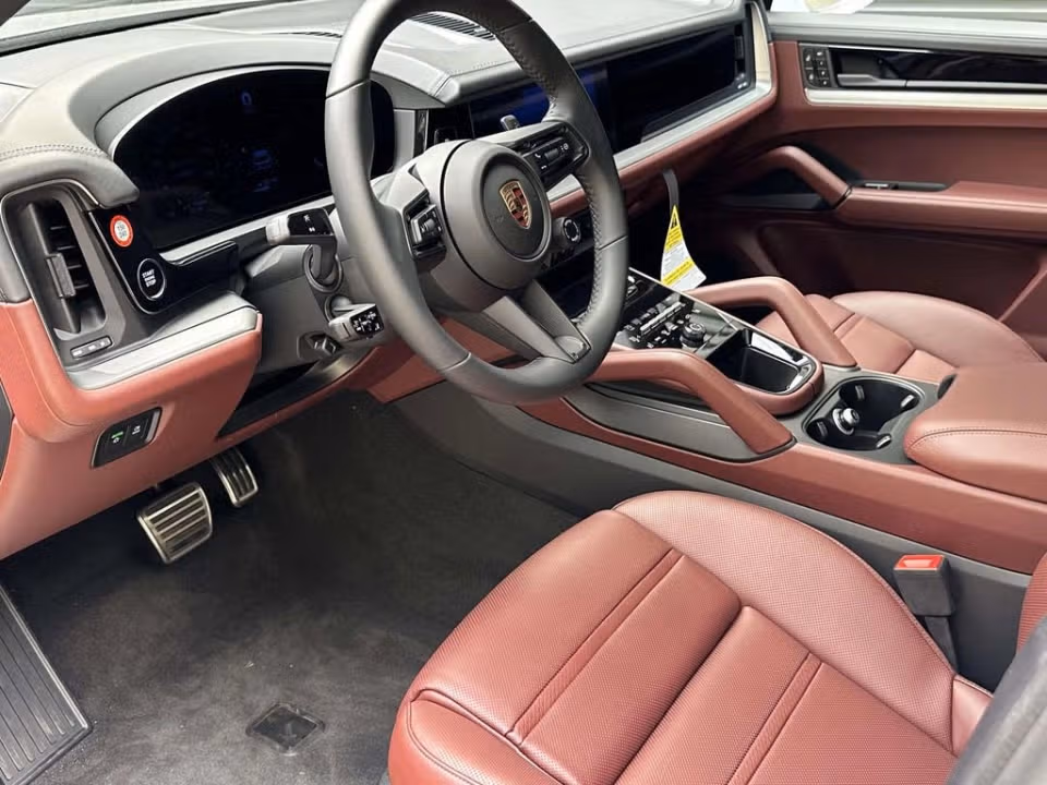 2025 Porsche Cayenne S - Photo 27
