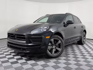 2026 Porsche Macan -'s photo