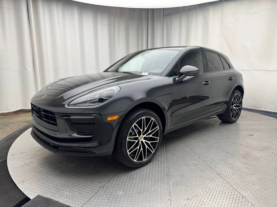 2026 Porsche Macan Base