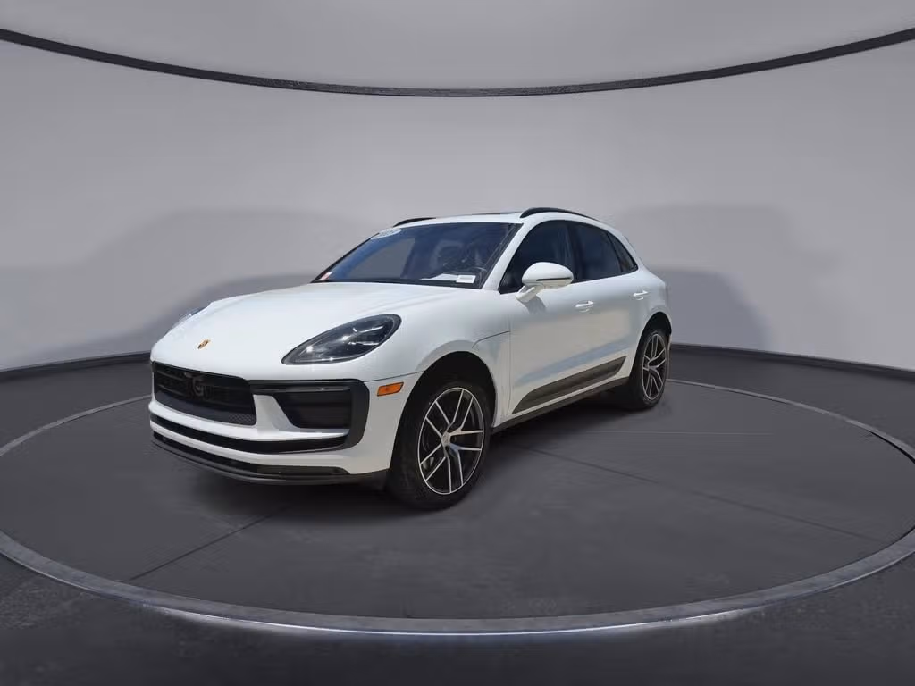 2023 Porsche Macan T - Photo 28
