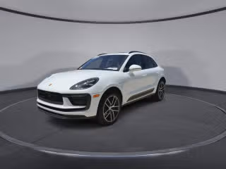 2023 Porsche Macan T - Photo 25