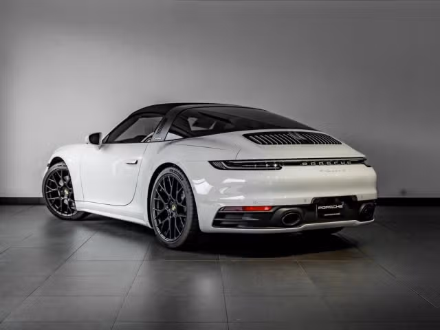 2024 Porsche 911 GTS - Photo 18