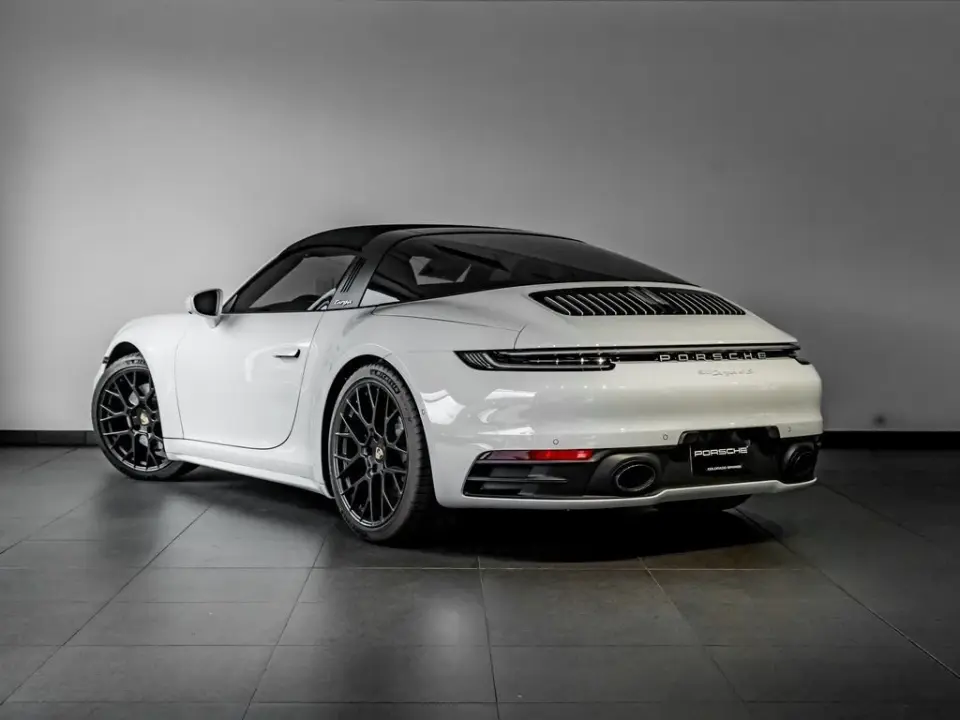 2024 Porsche 911 GTS - Photo 23