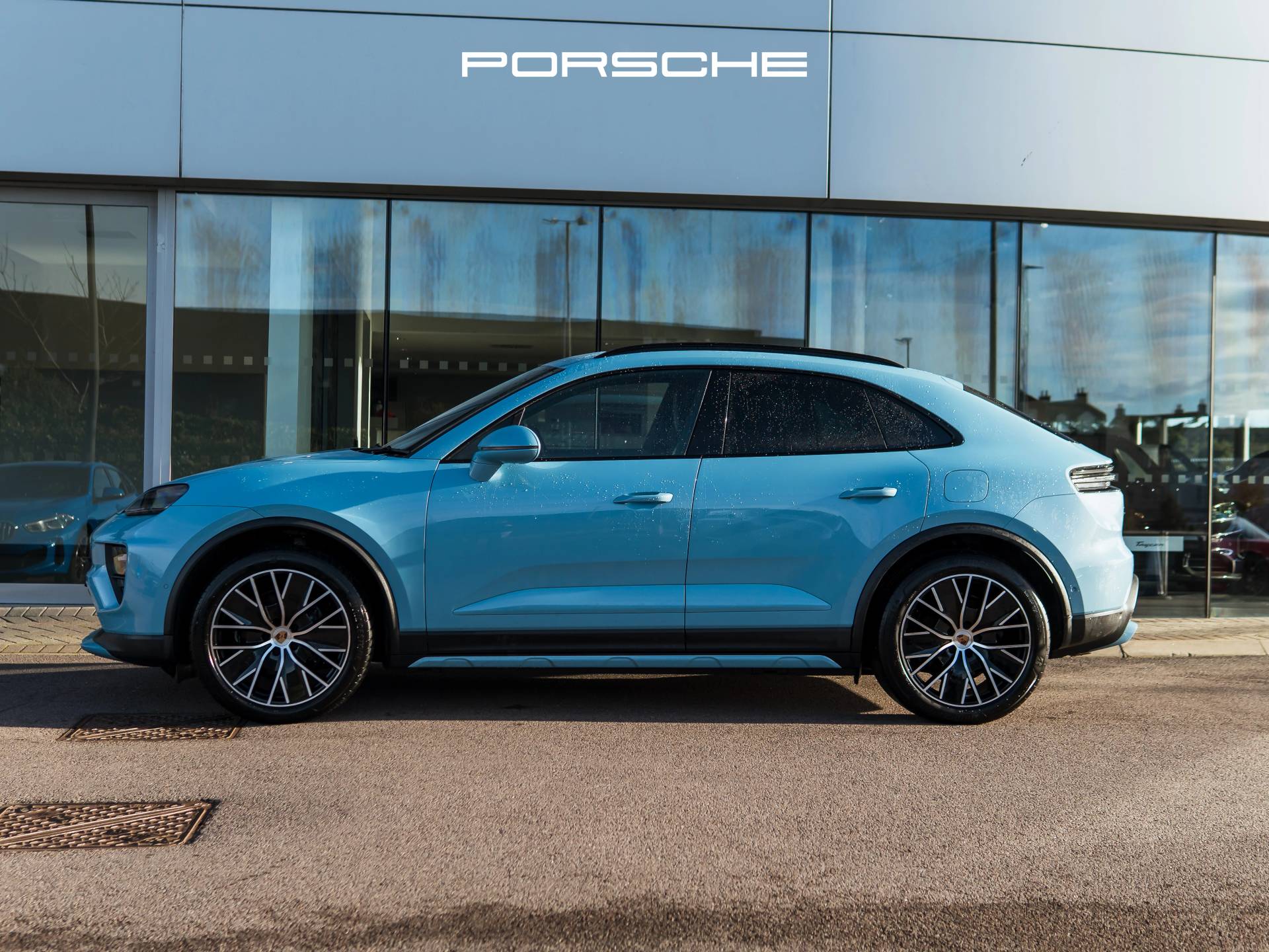 Macan 4, photo 2 of 41
