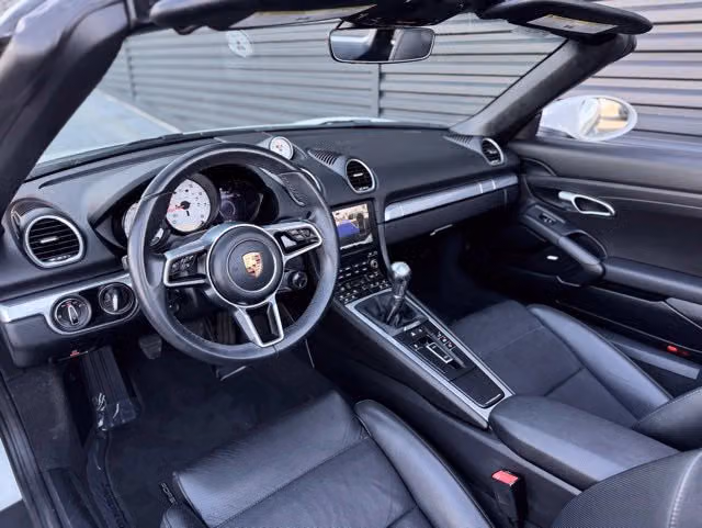 2024 Porsche 718 Base - Photo 28