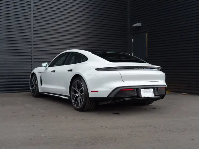 2026 Porsche Taycan Base - Photo 22