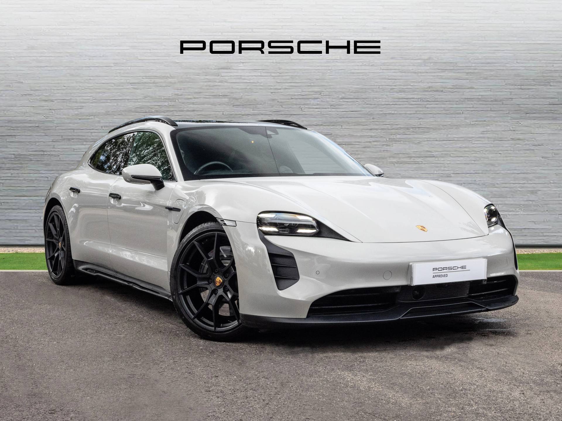Taycan GTS Sport Turismo, photo 1 of 48