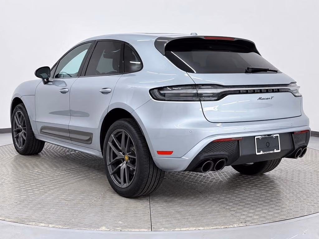 2025 Porsche Macan T - Photo 20