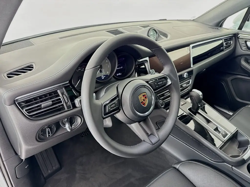 2026 Porsche Macan S - Photo 32