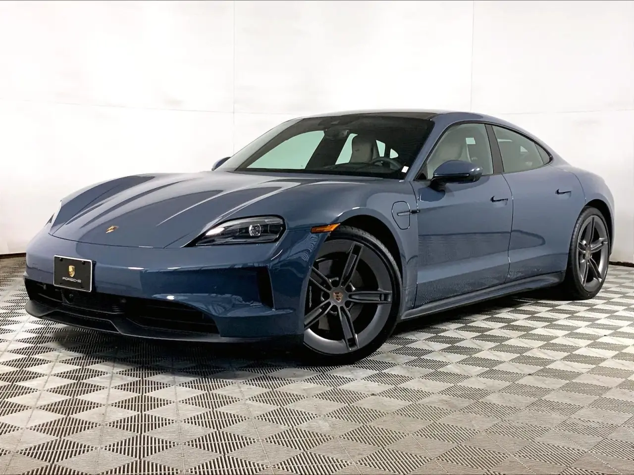 2025 Porsche Taycan Base - Photo 8