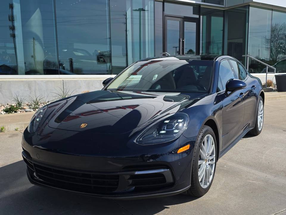 2017 Porsche Panamera 4
