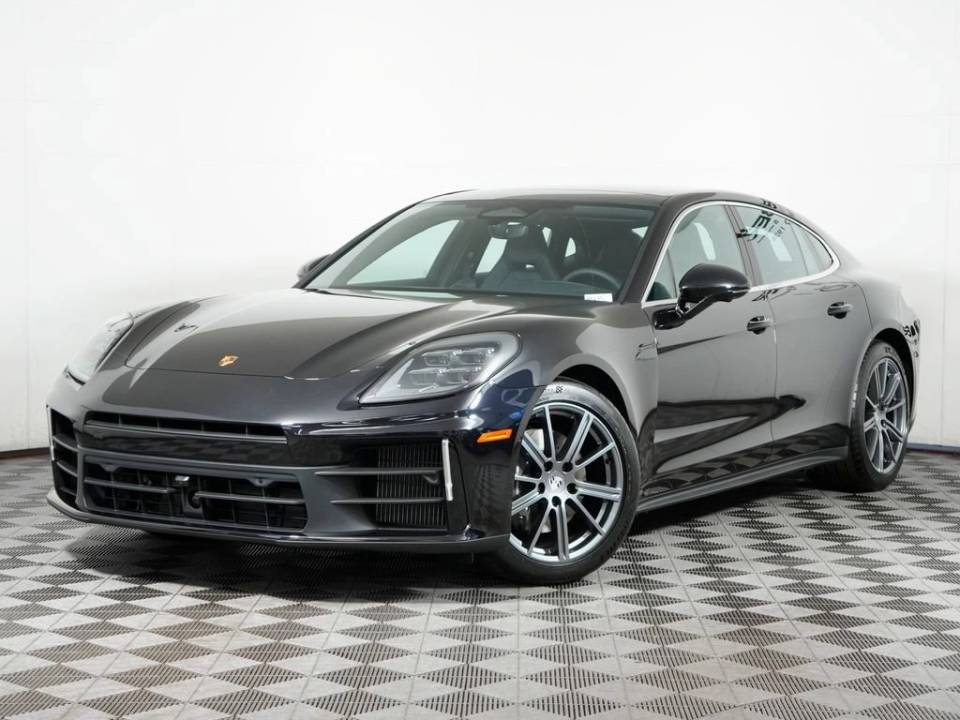 2026 Porsche Panamera Base