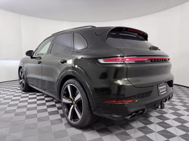 2026 Porsche Cayenne GTS - Photo 18
