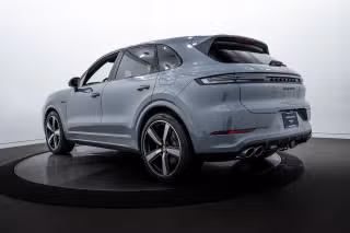 2026 Porsche Cayenne S E-Hybrid - Photo 17