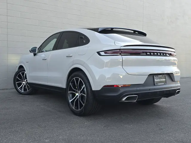 2026 Porsche Cayenne Coup E-Hybrid - Photo 22