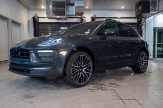 2026 Porsche Macan -'s photo