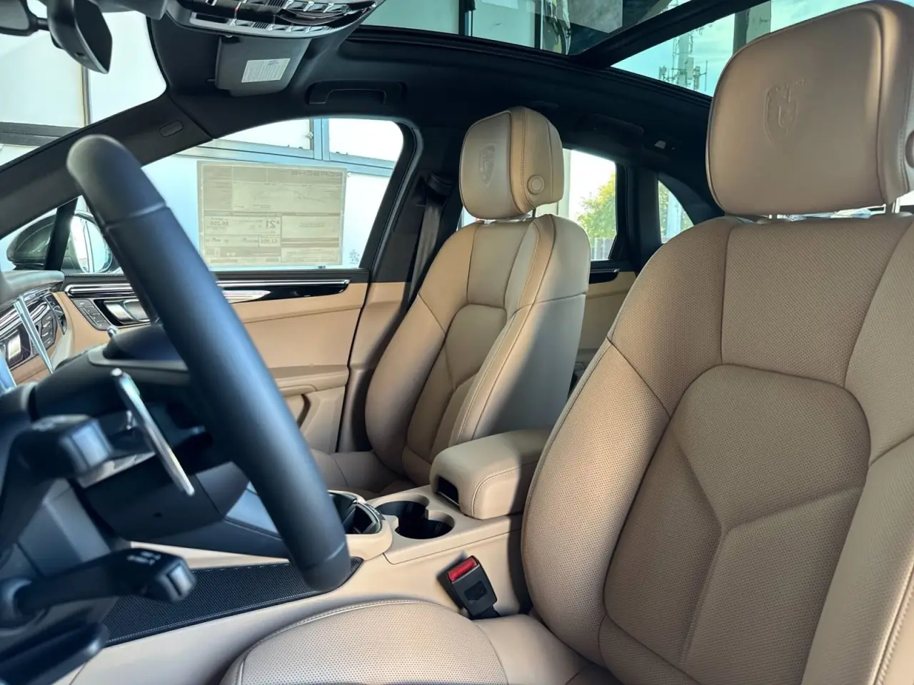 2026 Porsche Macan T - Photo 40