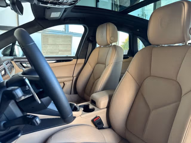 2026 Porsche Macan T - Photo 34