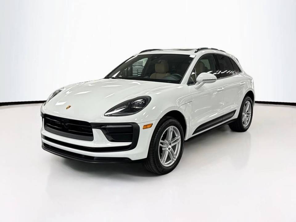 2025 Porsche Macan Base