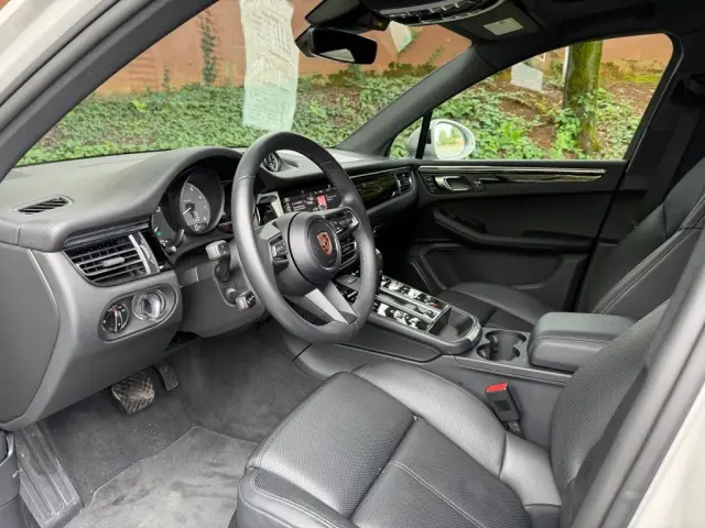 2025 Porsche Macan S - Photo 30