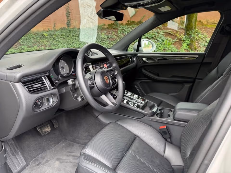 2025 Porsche Macan S - Photo 27